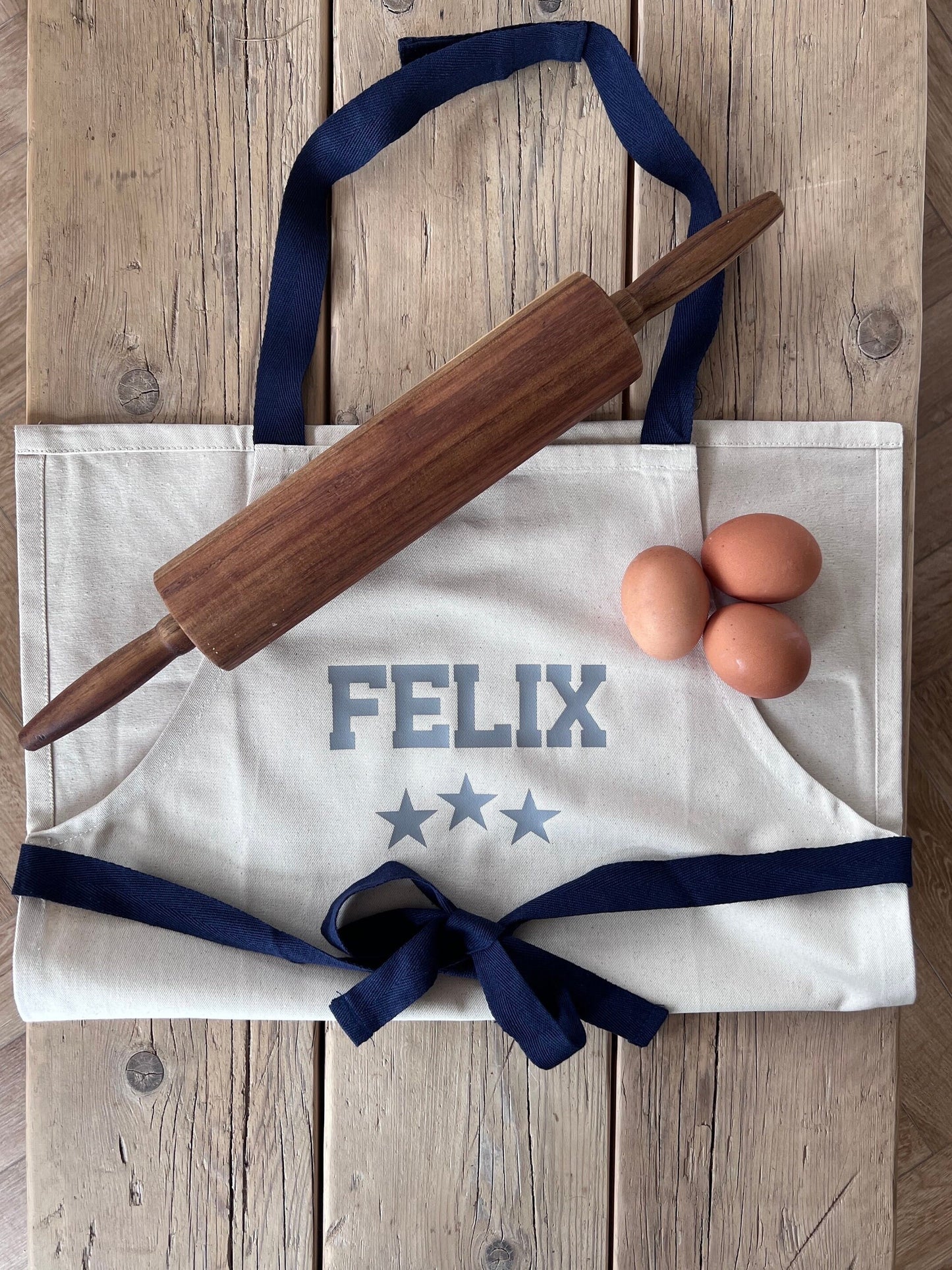 Personalised Kids Apron with Free Gift Bag - Ideal Gift for Mini Chef & Bakers